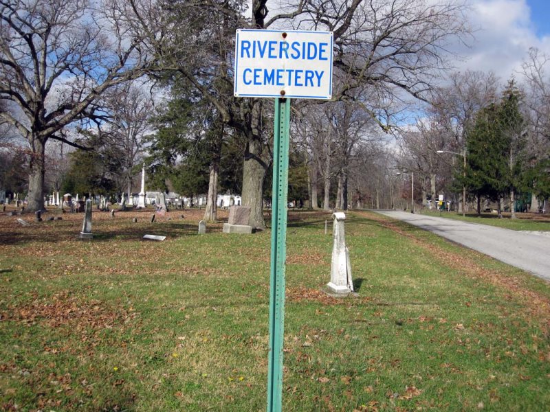 Riverside Cemetery